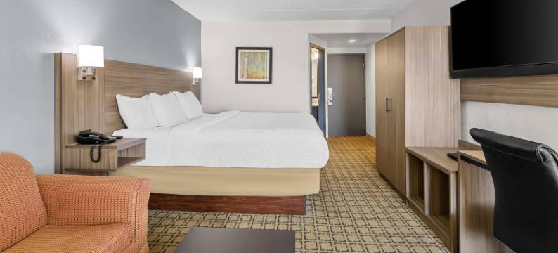 克拉丽奥酒店克兰伯里镇(Clarion Inn Cranberry Township)图片