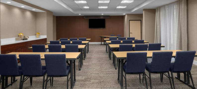 夏洛特机场北部万怡酒店(Courtyard Charlotte Airport North)图片