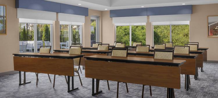 希尔顿长岛法明代尔欢朋酒店及套房(Hampton Inn  Suites by Hilton Long Island Farmingdale)图片