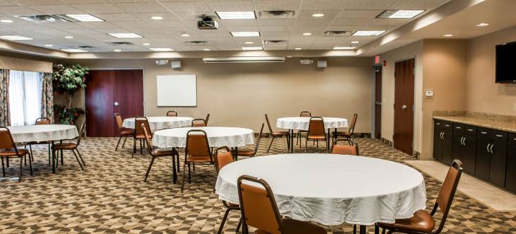 埃尔克哈特南舒适套房酒店(Comfort Suites South)图片