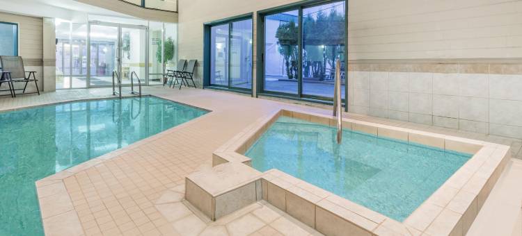 魁斯内尔温德姆华美达酒店(Ramada by Wyndham Quesnel)图片