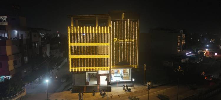 翡翠巢(Emerald Nest)图片