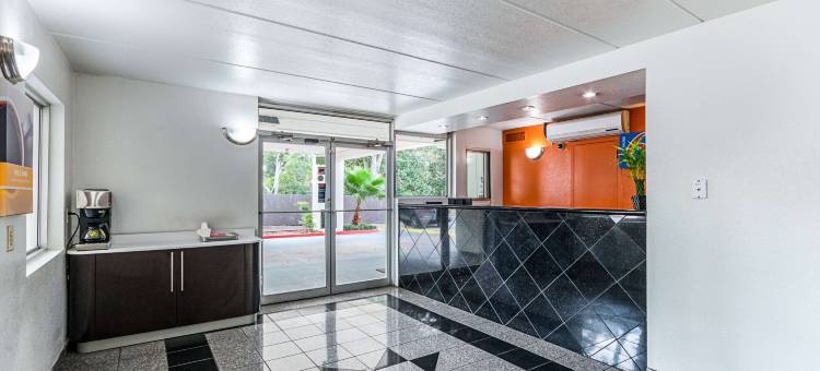 克里夫兰美国旅馆(Motel 6 Cleveland, TX)图片
