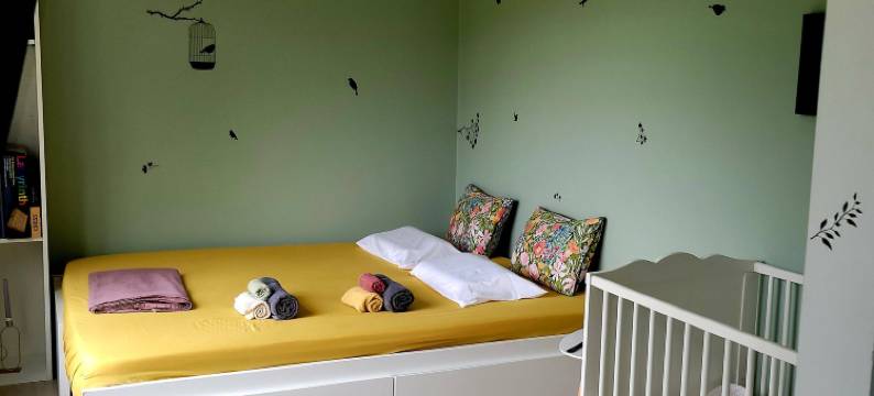 Charming 2-Bedroom Apartment in Rejmyre with Garden View图片