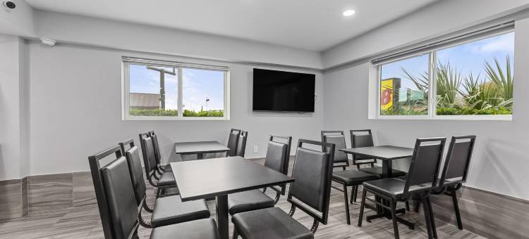 Days Inn & Suites by Wyndham Texas City(Days Inn & Suites by Wyndham Texas City)图片