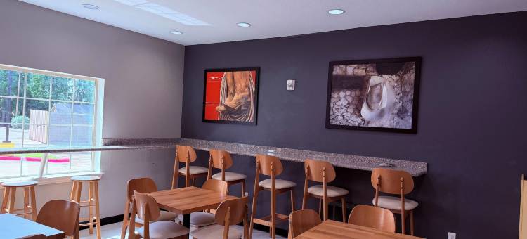 布伦汉姆速8酒店(Super 8 by Wyndham Brenham TX)图片