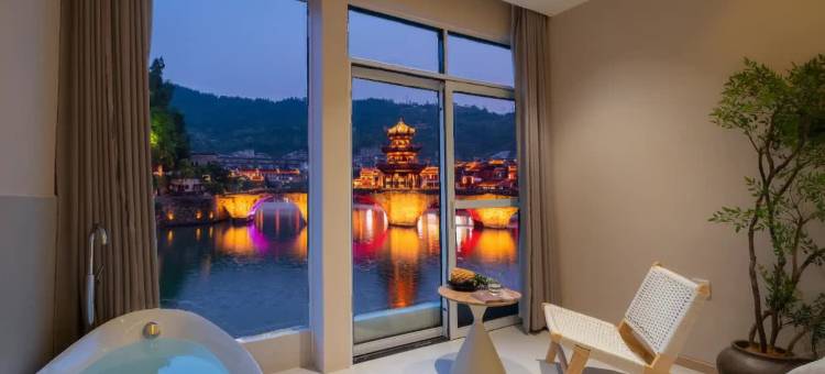 阳与光江景设计民宿(镇远古城祝圣桥店)图片