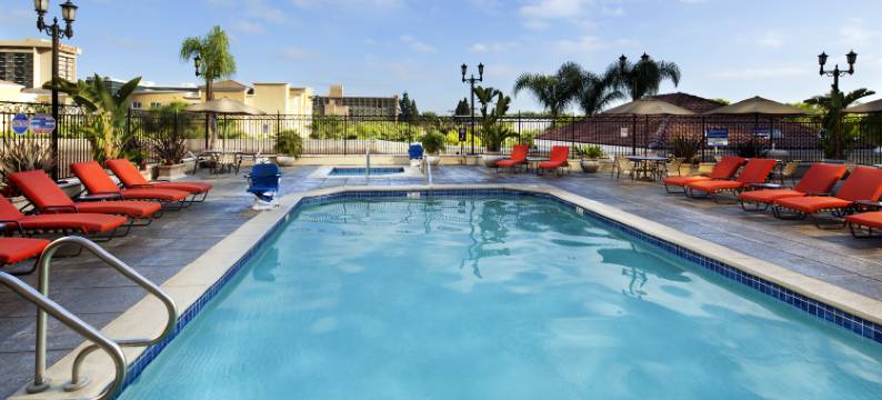 阿纳海姆会议中心逸林套房酒店(DoubleTree Suites by Hilton Anaheim Resort/Convention Center)图片