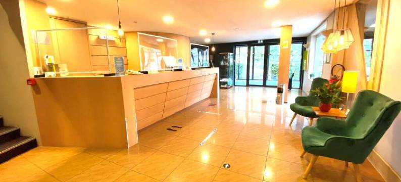 阿加西亚斯里尔图尔昆之家餐厅酒店(Logis Hôtel Restaurant des Acacias Lille Neuville en Ferrain)图片