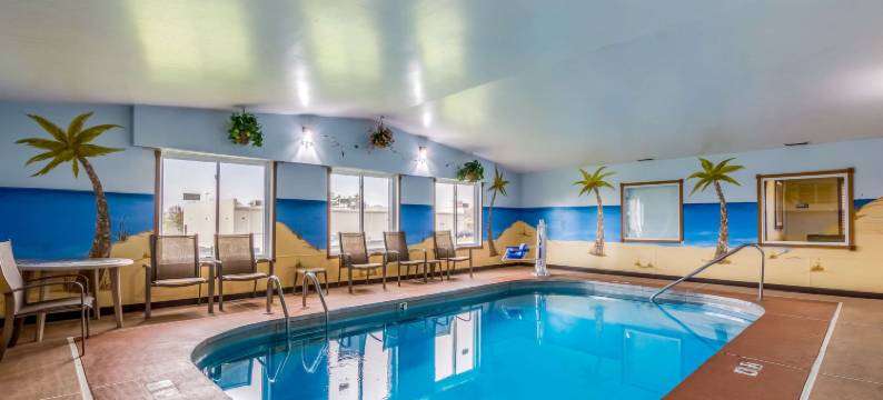 贝茨维尔 I-74 凯艺酒店(Quality Inn I-74 Batesville)图片