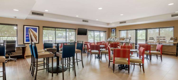 堪萨斯城赛道舒适套房酒店(Comfort Suites Speedway - Kansas City)图片