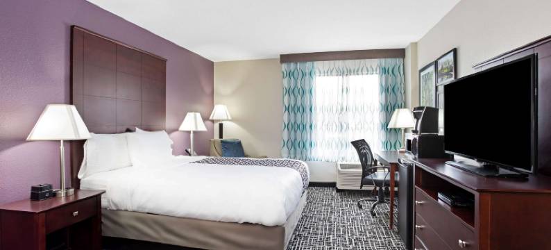 丹佛奥罗拉医疗拉昆塔温德姆套房酒店(La Quinta Inn & Suites by Wyndham Denver Aurora Medical)图片