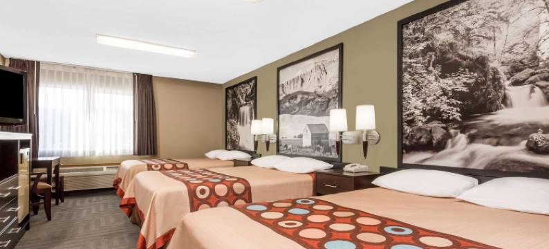 拉格兰德速8酒店(Super 8 by Wyndham LaGrande)图片