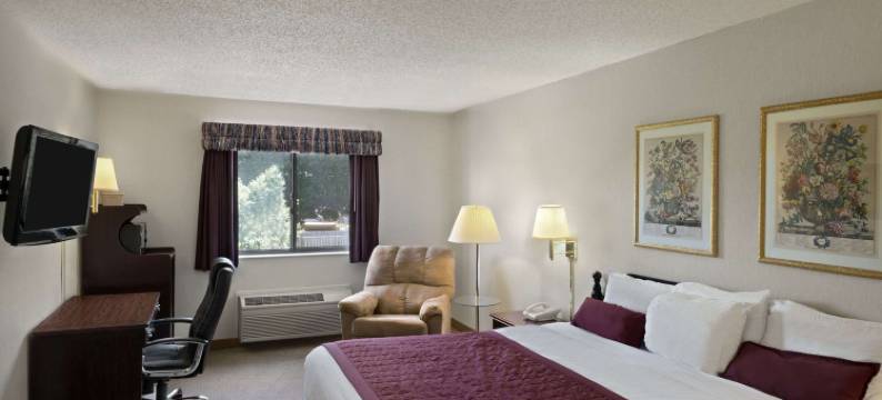 怀特沃特呗盟套房酒店(Baymont by Wyndham Whitewater)图片