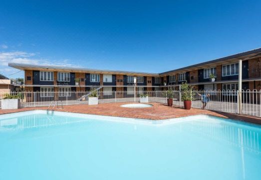 Panorama BathurstHotel Overview