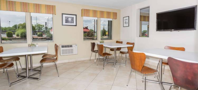 蒙特罗斯温德姆速8酒店(Super 8 by Wyndham Montrose)图片