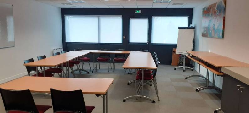 尼奥尔基里亚德酒店-法国门德地区(Kyriad Niort - Espace Mendes-France)图片