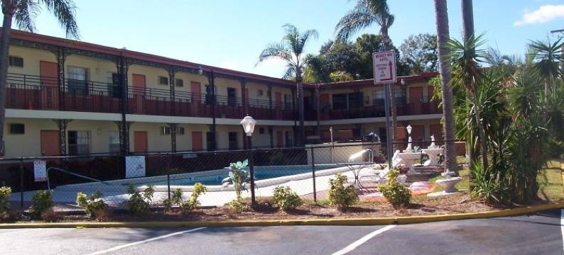 圣彼得斯堡伊克诺旅馆(Econo Lodge St Petersburg Central)图片