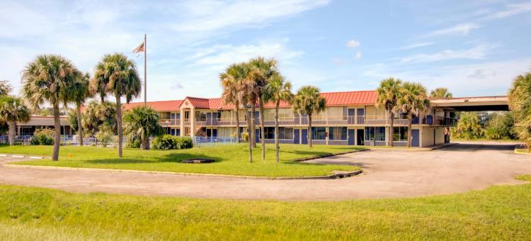 OYO邓迪水晶湖酒店(OYO Hotel Dundee by Crystal Lake)图片