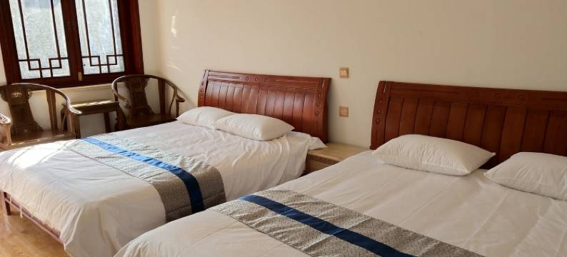 山间小筑特色木屋三居室别墅(文阳路分店)图片