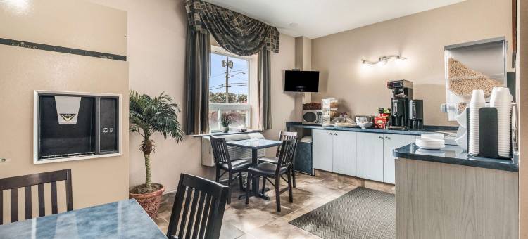 奥里利亚骑士酒店(Knights Inn Orillia)图片