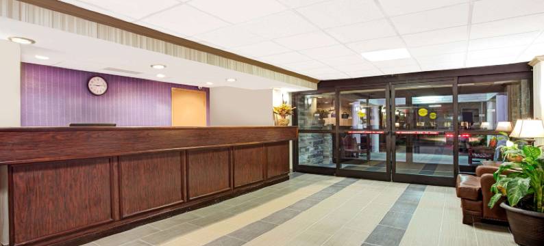 纽波特纽斯市中心奥斯特尔角温德姆戴斯酒店(Days Inn by Wyndham Newport News City Center Oyster Point)图片