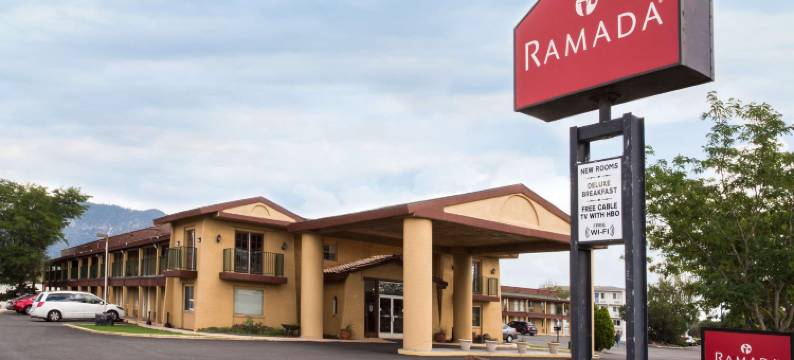 费拉格尔斯塔夫东温德姆华美达酒店(Ramada by Wyndham Flagstaff East)图片