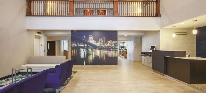 里士满南拉昆塔温德姆酒店(La Quinta Inn by Wyndham Richmond South)图片