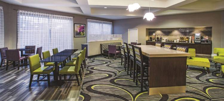 拉斯维加斯萨默林科技拉昆塔温德姆套房酒店(La Quinta Inn & Suites by Wyndham Las Vegas Summerlin Tech)图片