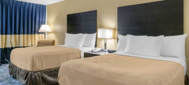 宴会中心品质套房酒店(Quality Inn & Suites Banquet Center)图片