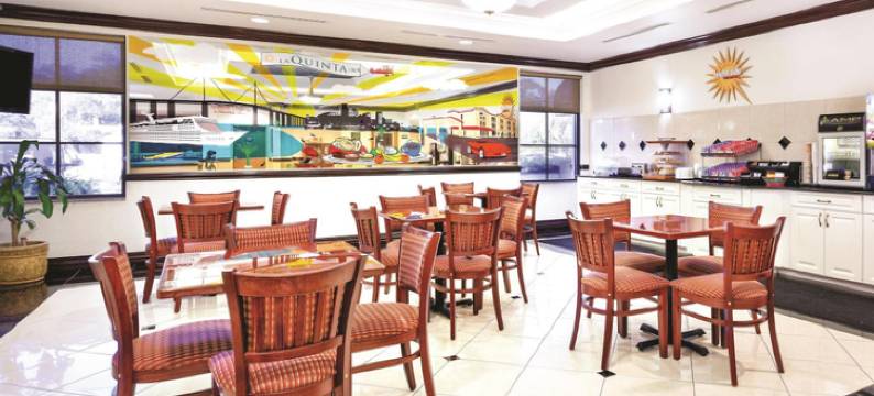 圣彼得堡东北拉昆塔温德姆套房酒店(La Quinta Inn & Suites by Wyndham St. Petersburg Northeast)图片