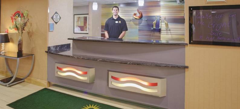 罗阿诺克塞勒姆拉昆塔温德姆酒店(La Quinta Inn & Suites by Wyndham Roanoke Salem)图片