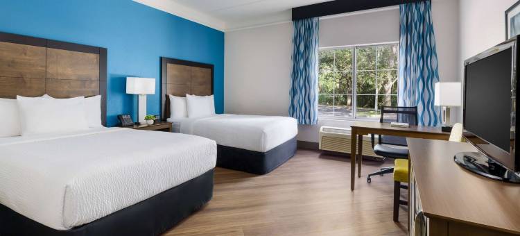 坦帕布兰登摄政公园拉昆塔温德姆套房酒店(La Quinta Inn & Suites by Wyndham Tampa Brandon Regency Park)图片