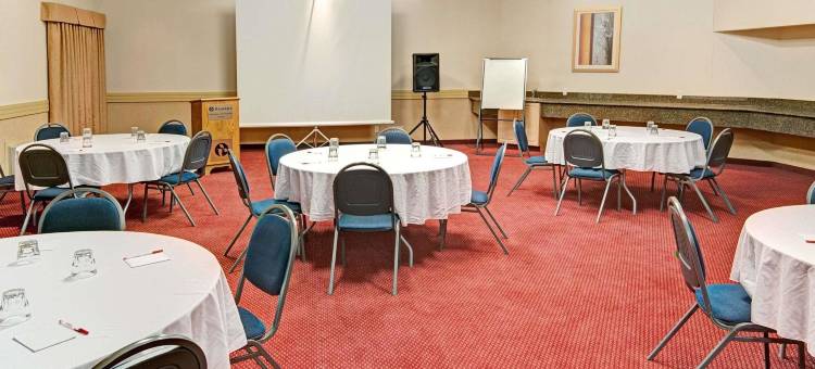 品质酒店及套房埃德蒙顿国际机场(Quality Inn & Suites Edmonton International Airport)图片