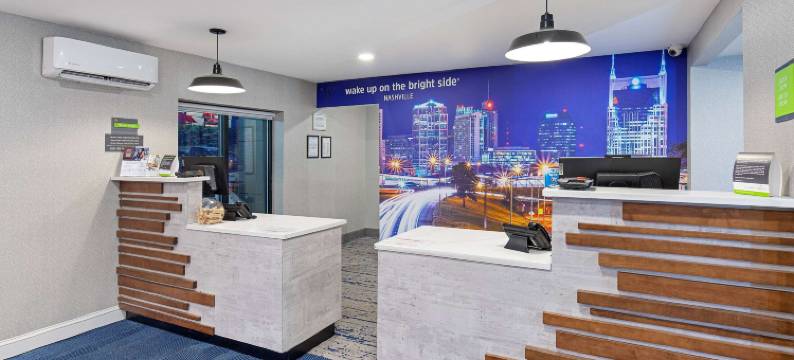 纳什维尔机场拉昆塔温德姆套房酒店(La Quinta Inn & Suites by Wyndham Nashville Airport)图片