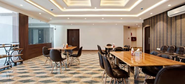 首都 O 30351 S B 阁下酒店(Collection O S B Excellency)图片