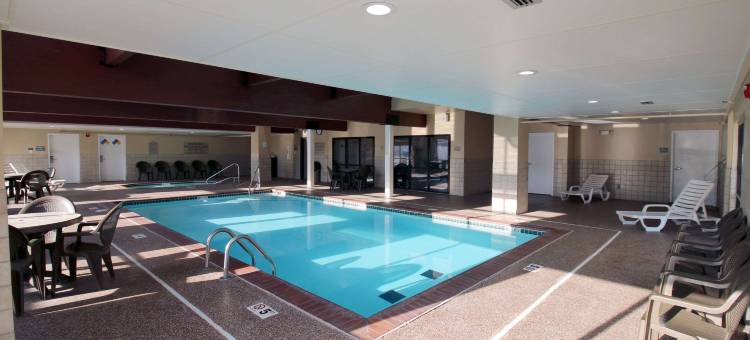 康瑟尔布拉夫斯丽怡酒店(Country Inn & Suites by Radisson, Council Bluffs, IA)图片