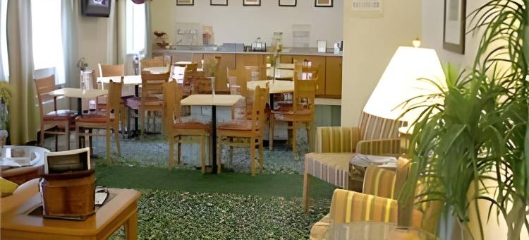 特雷霍特万枫套房酒店(Fairfield Inn & Suites Terre Haute)图片