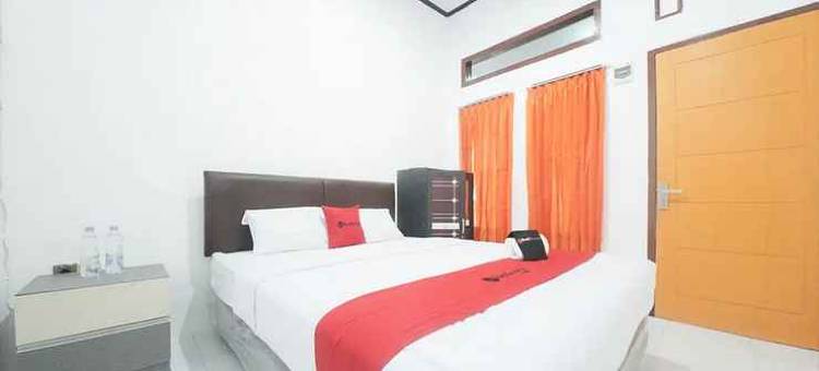 红多兹伊斯兰酒店-近外南梦罗克西购物中心2号(RedDoorz Syariah Near Mall Roxy Banyuwangi 2)图片