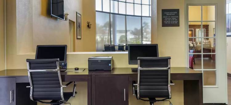 好莱坞伯班克近环球舒适套房酒店(Comfort Inn & Suites Near Universal - N Hollywood - Burbank)图片