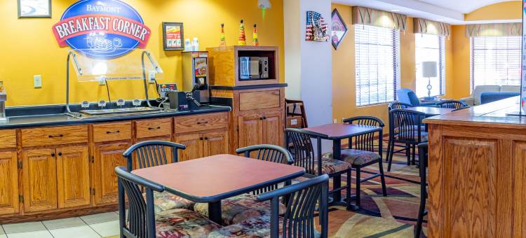 海恩斯维尔呗盟套房酒店-斯图尔特堡地区(Baymont by Wyndham Hinesville Fort Stewart Area)图片