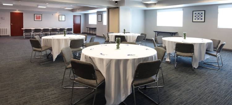 辛辛那提东南新港智选假日套房酒店(Holiday Inn Express & Suites Cincinnati SE Newport)图片