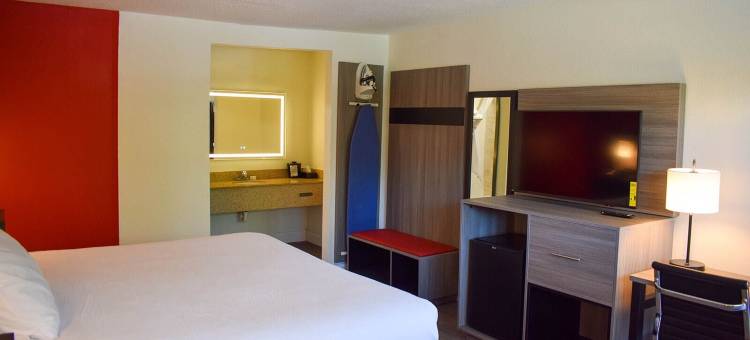 克利夫兰机场西华美达酒店(Ramada by Wyndham Cleveland Airport West)图片