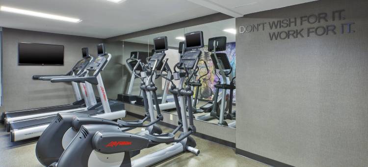 赫恩登雷斯顿万豪万枫套房酒店(Fairfield Inn & Suites Herndon Reston)图片