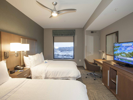 圣保罗市中心欢朋套房酒店