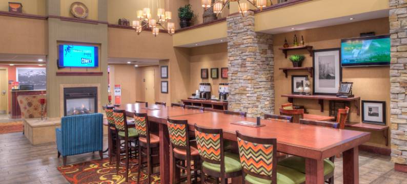 希尔顿欢朋套房酒店-赖夫尔(Hampton Inn & Suites Rifle)图片