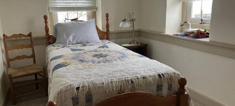 Charming 4 bedroom FarmHaus, circa 1790, renovated on Scenic Byway.图片