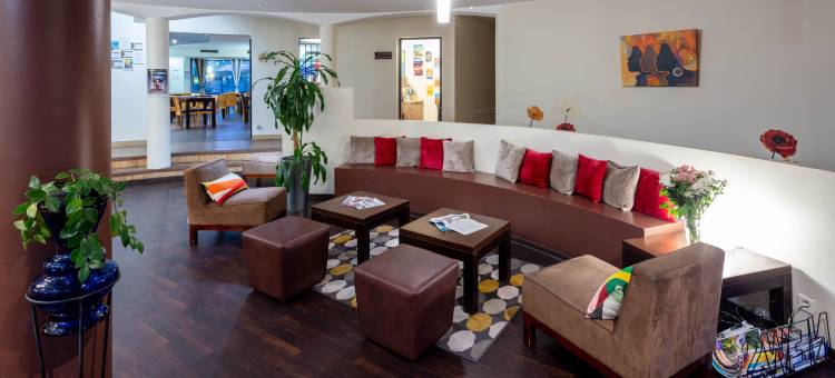 土伦瓦莱特诺米斯(Noemys Toulon la Valette - Hotel Restaurant Avec Piscine)图片