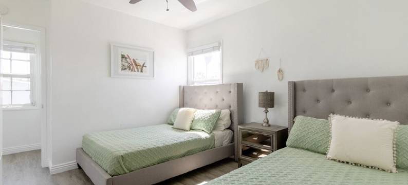 Naples Island Pool House图片