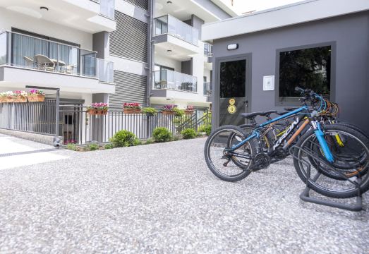 A Suite Side Hotel Overview